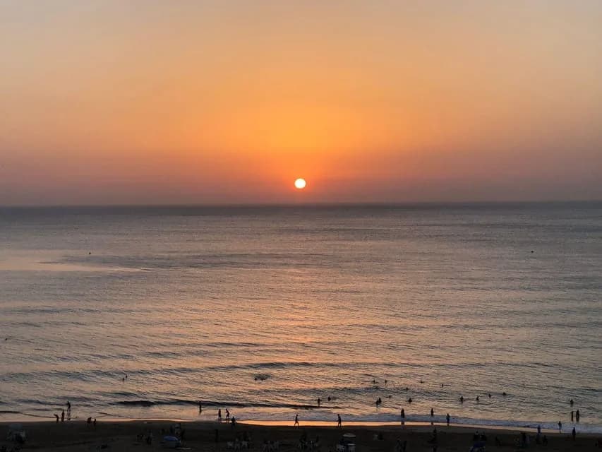 غروب على ساحل طنجة